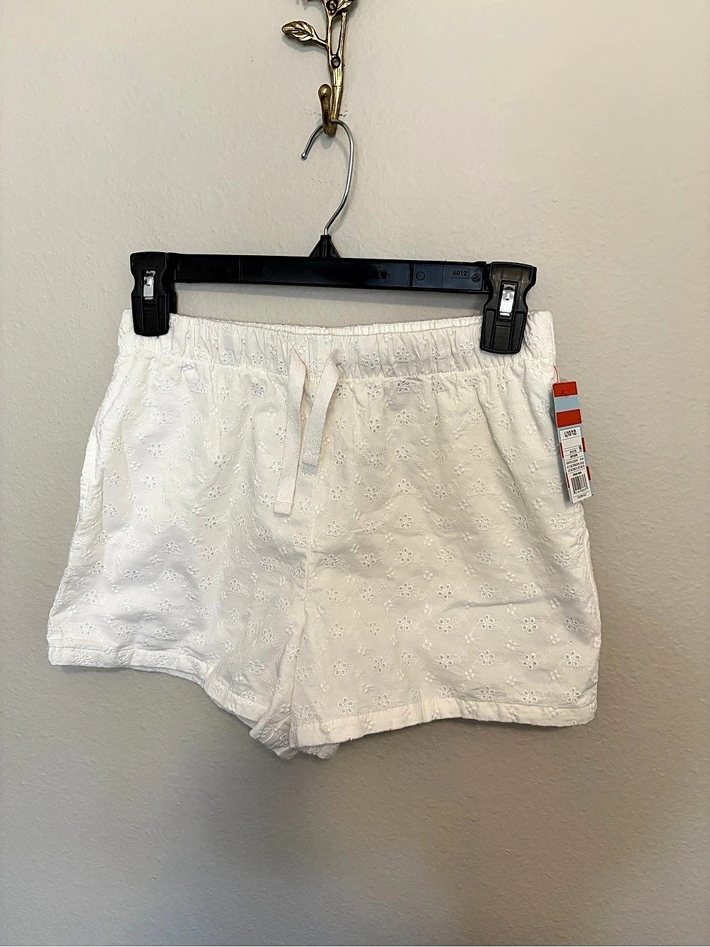 Girls Cat & Jack Eyelet Shorts in White NWT